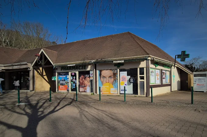 Façade de la Pharmacie de Oinville